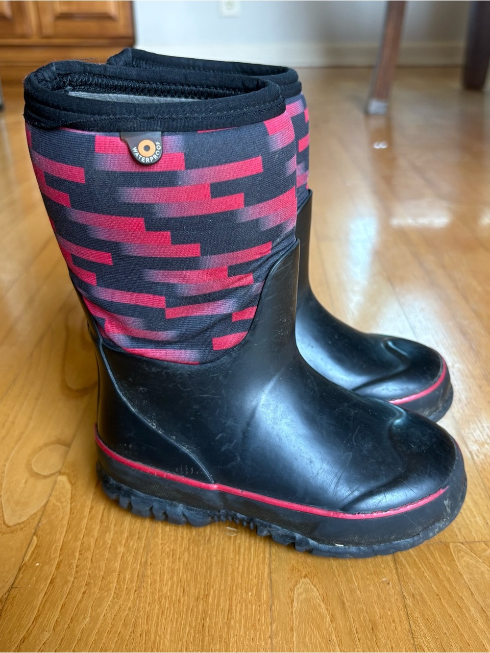 Bogs Snow Boots Red Black Neoprene Waterproof Rain Muck Boot Toddler Boys Size 8